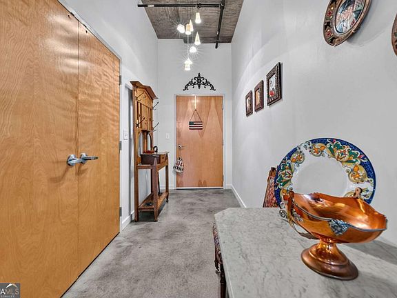 4th image of 660 Glen Iris Dr NE APT 207
