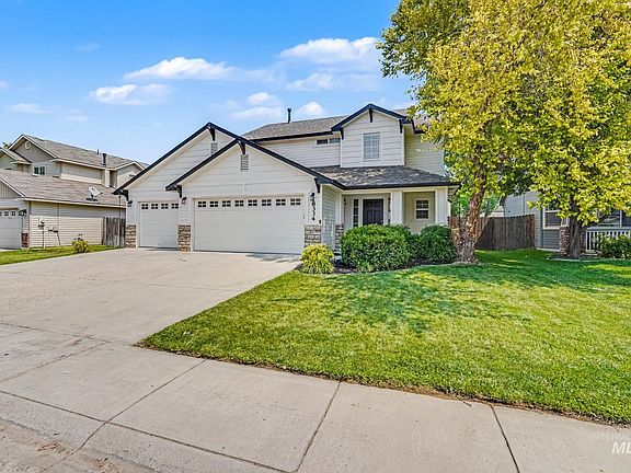2nd image of 18334 Admiral Way