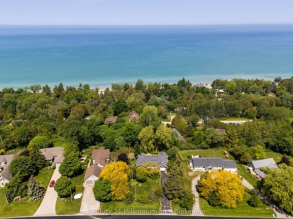 3rd image of 790 Lake Range Dr