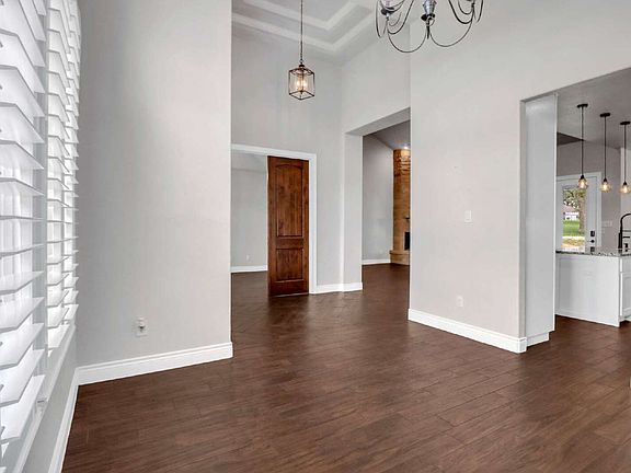 5th image of 380 Abrego Lake Dr