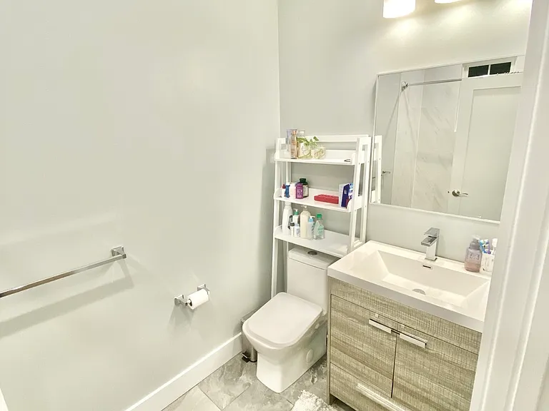 268 Griffith St #2 — Photo 5