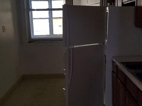 5th image of 5215 N Sawyer Ave #1