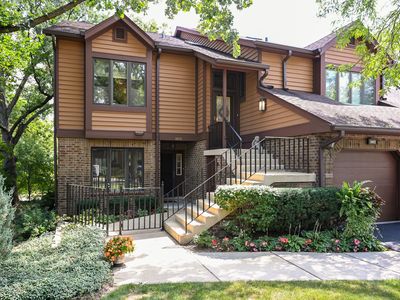 1002 Braemoor Dr #A, Downers Grove, IL, 60515