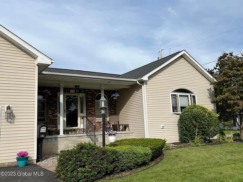 2nd image of 1107 Laura Street
