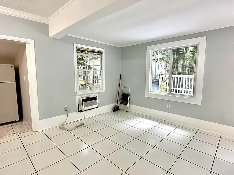 313 S Lakeside Dr #2 — Photo 4