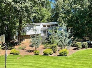 5207 Willow Mill Dr, Marietta, GA 30068