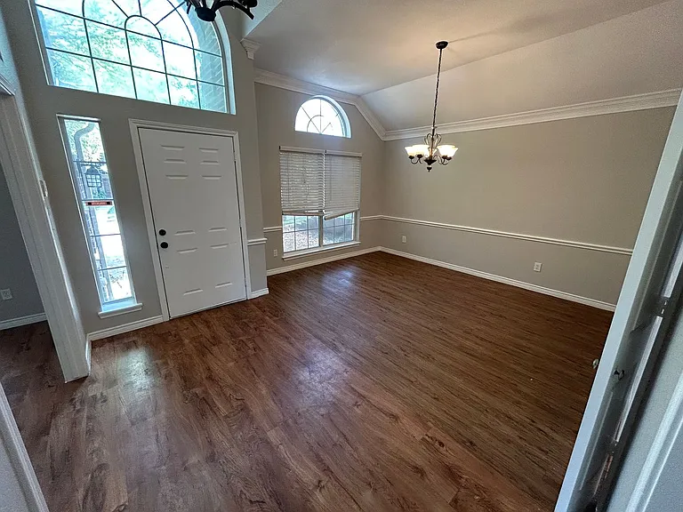 4217 Oak Grove Dr — Photo 15