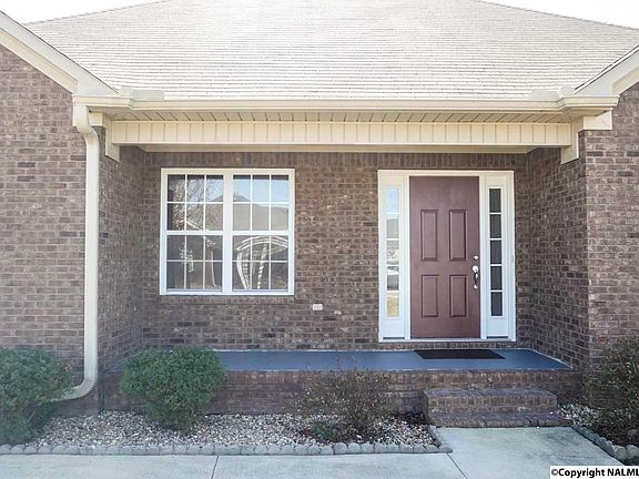 5th image of 211 Chestnut Oak Cir