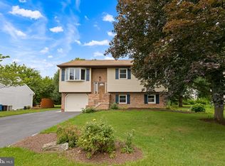 3629 Clear Stream Dr, Mountville, PA 17554