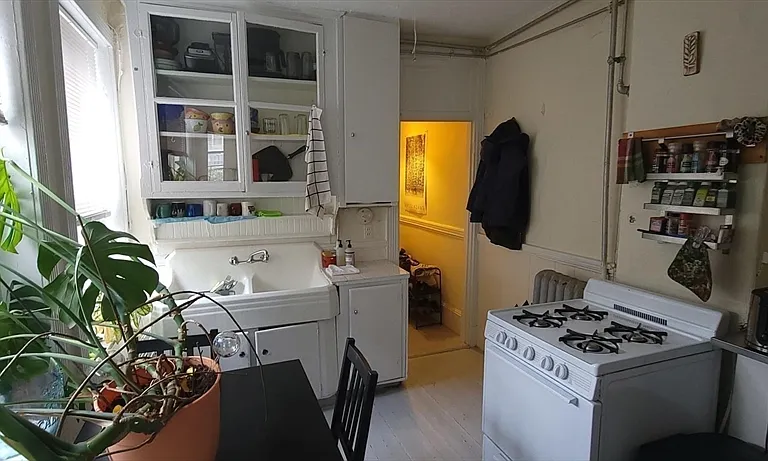 74 Myrtle St #10 — Photo 5