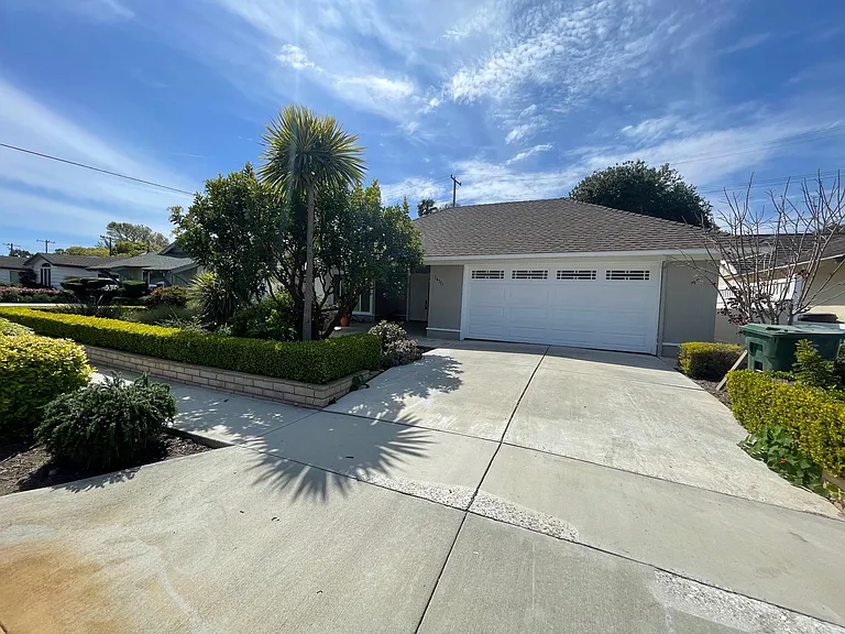16771 Greenview Ln — Photo 1