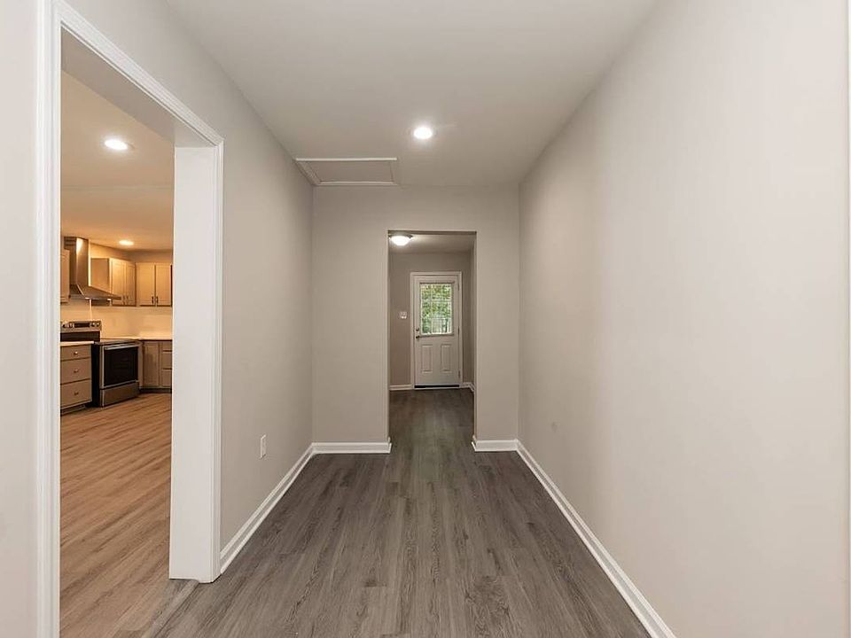 2nd image of 823 Branch St #823