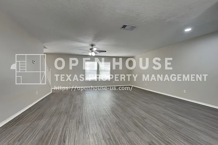 1636 Dogwood Ln — Photo 4