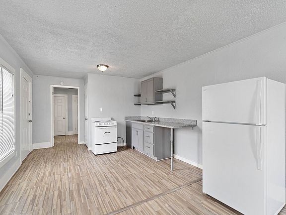 4th image of 3116 Avenue L APT 6