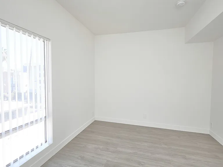1210 North Cherokee Ave. — Photo 23