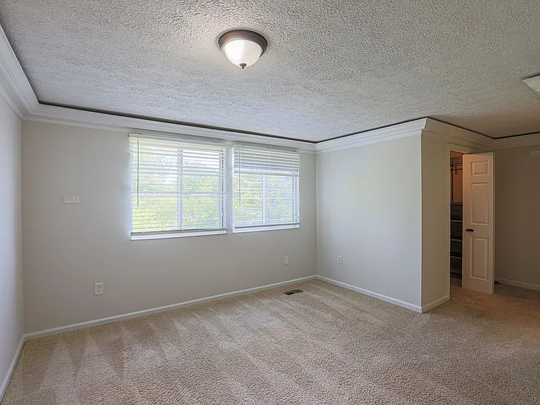 831 Comer Sq — Photo 25