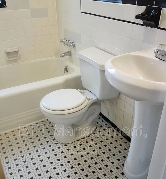 8105 Greenwood Ave #E — Photo 34