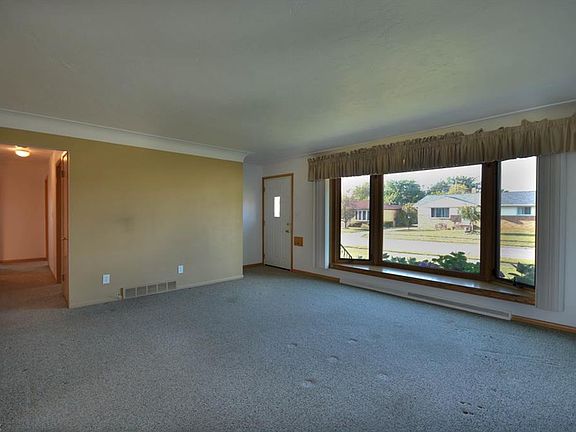 2nd image of 10291 Boundary Ln