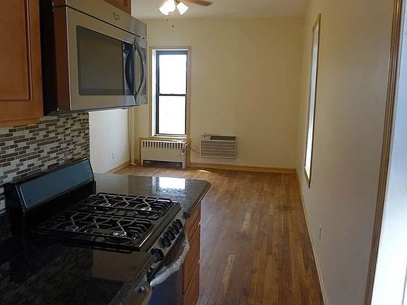 4th image of 476 6th St APT 3A