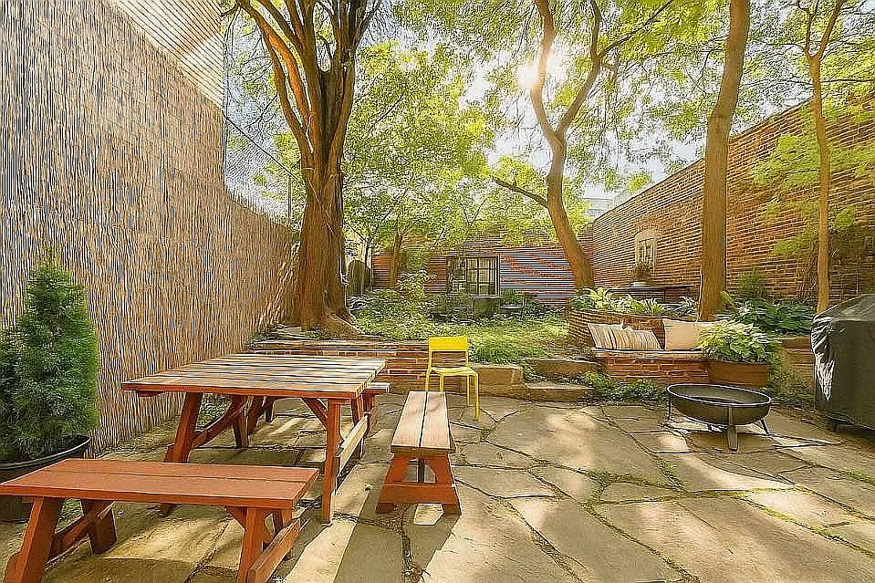 1st image of 21 Bogart St APT 1R