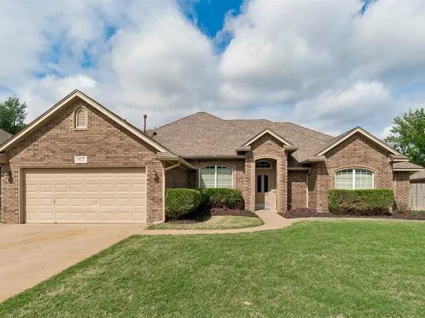 1413 Copperfield Dr, Edmond, OK 73003