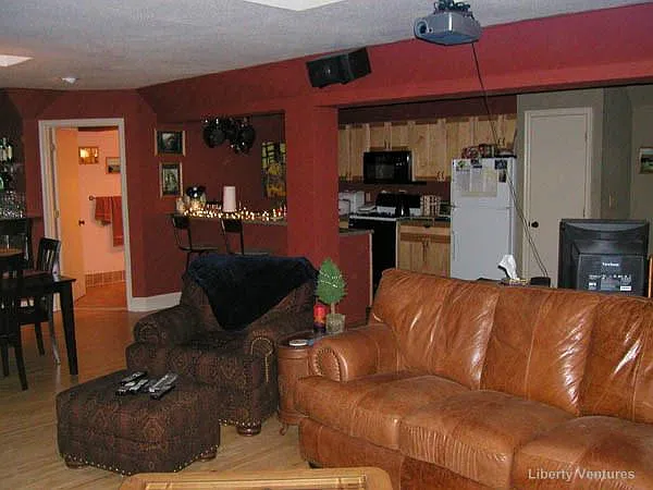 104 E Liberty St #1 — Photo 6