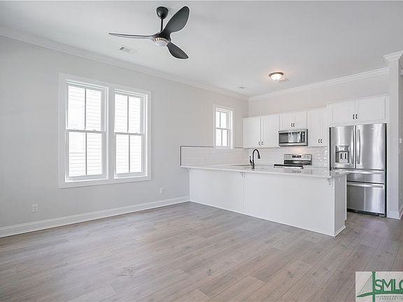 5th image of 1716 Barnard St #A