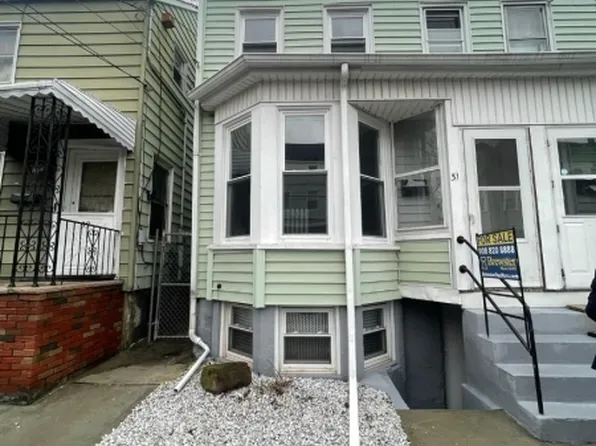 31 Catherine St, Elizabeth City, NJ 07201