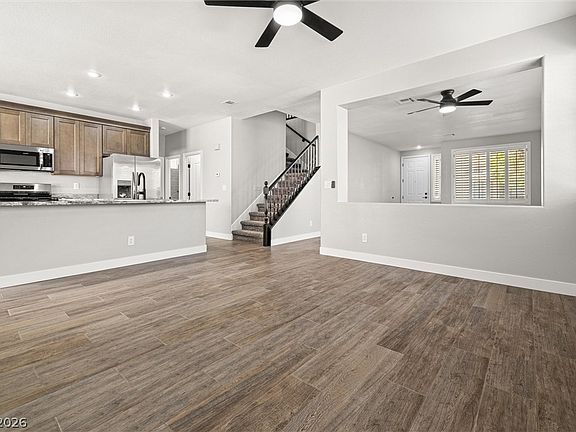 3rd image of 1078 Silver Star St
