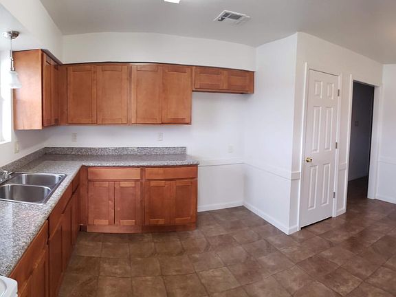 2nd image of 7841 Shubert St