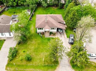 8 Summerset Pl, Essa, ON L3W0G4