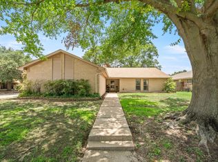 4601 Applewood Rd, Fort Worth, TX 76133