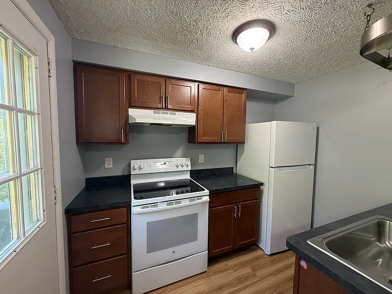 21 Stenson St #21 — Photo 6