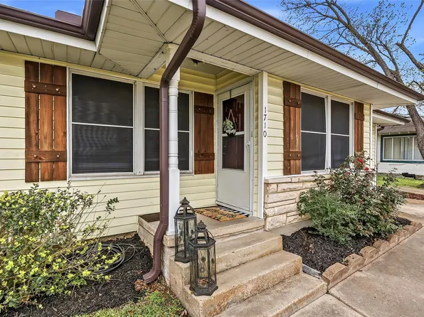 1710 Cavitt Ave, Bryan, TX 77801
