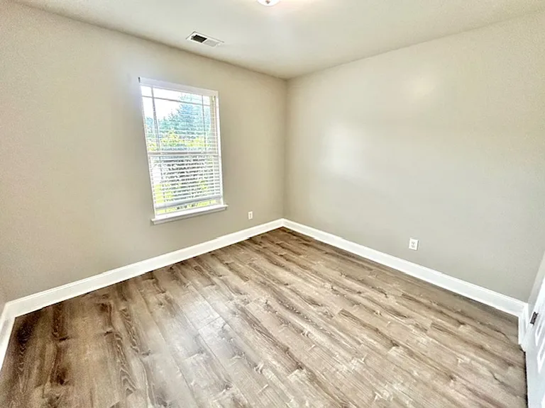 1089 Burwell Rd — Photo 33