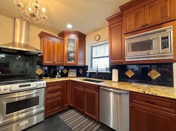 5621 S 68th East Pl, Tulsa, OK 74145