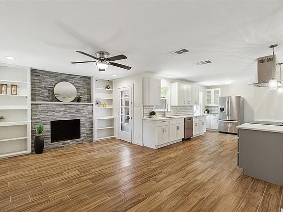 4th image of 708 Palmer Pl