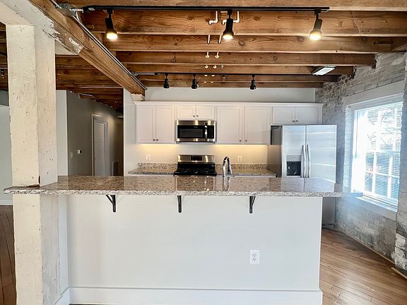 2nd image of 401 Princess Anne St #202