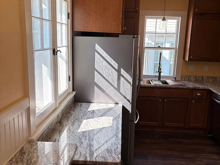 738 S Jackson St — Photo 11