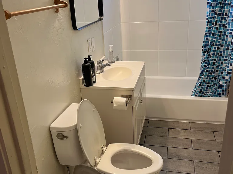 5020 College Ave — Photo 2