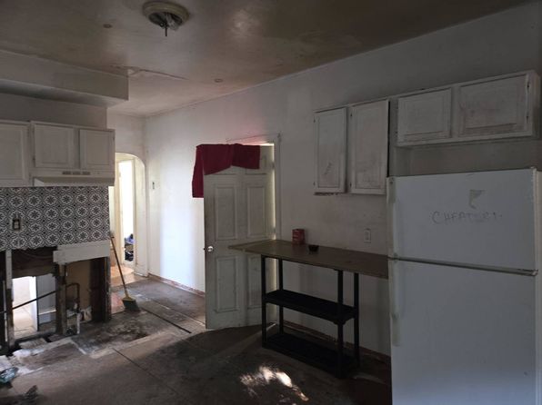 chicago-illinois-2143591382 picture