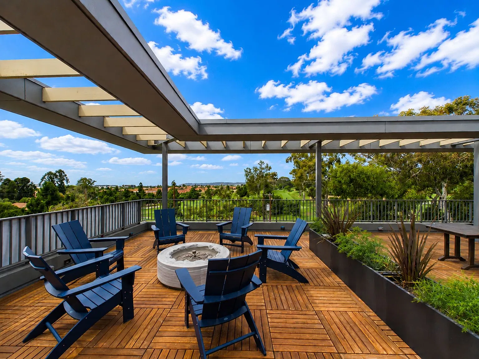 Nauticus | Elevated Coastal Luxury Living — Photo 4