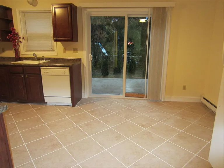 1025 S Mammoth Rd #6 — Photo 9