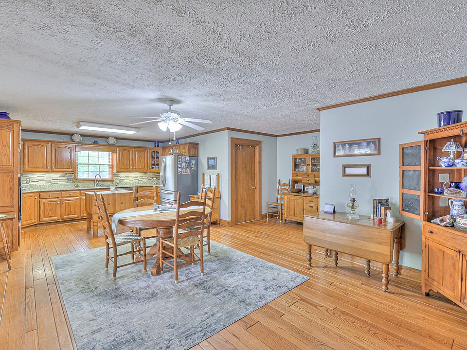 25th image of 117 Brights Ln