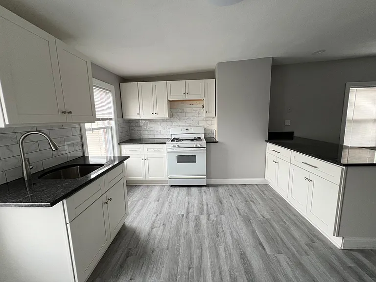 107 Union St #3 — Photo 2