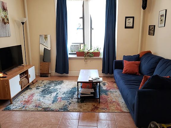 5th image of 914 42nd St APT A2