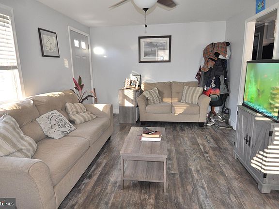 3rd image of 119 8th St