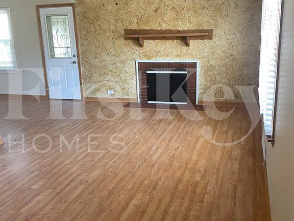 2nd image of 1802 Evergreen Rd