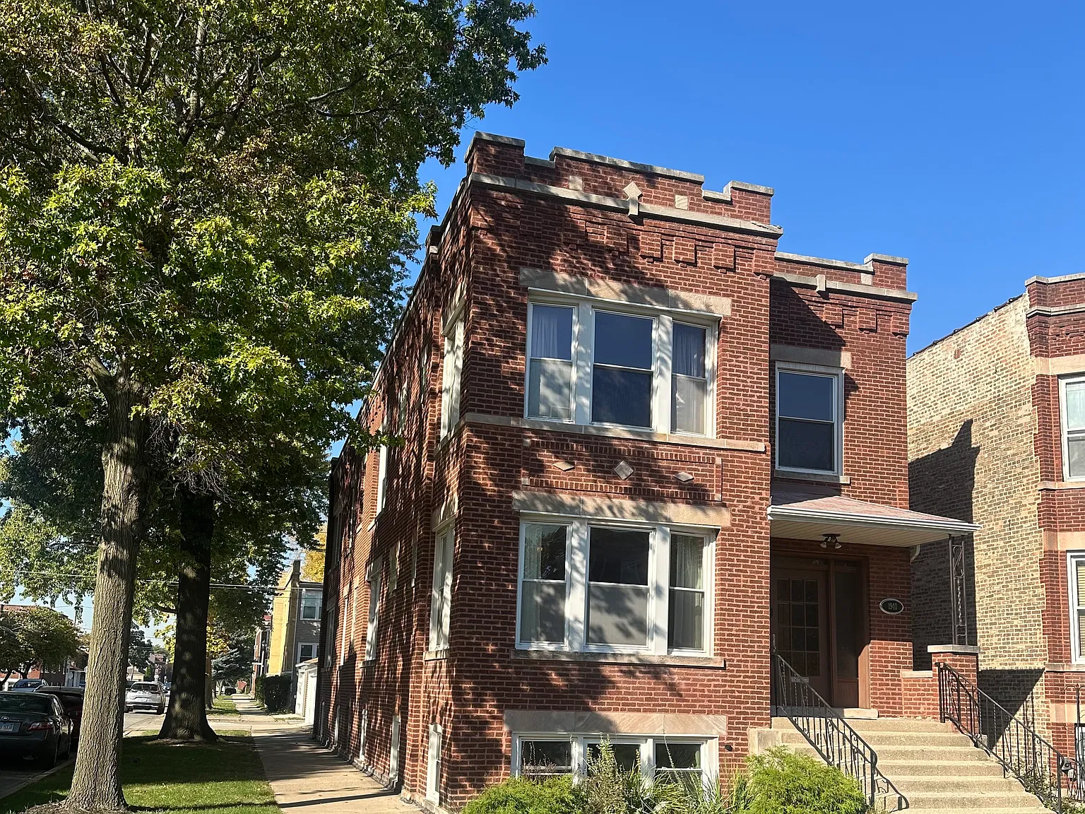 3 bed, 1300 sqft, $2,000 — Photo 1