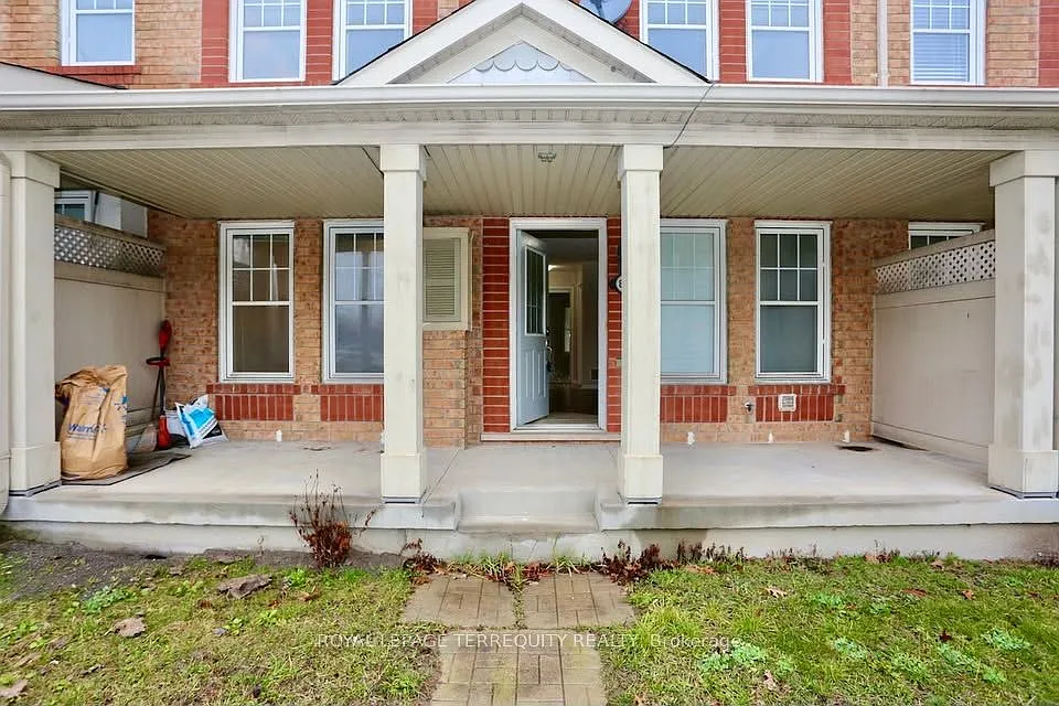 4 bed, $3,400 — Photo 1